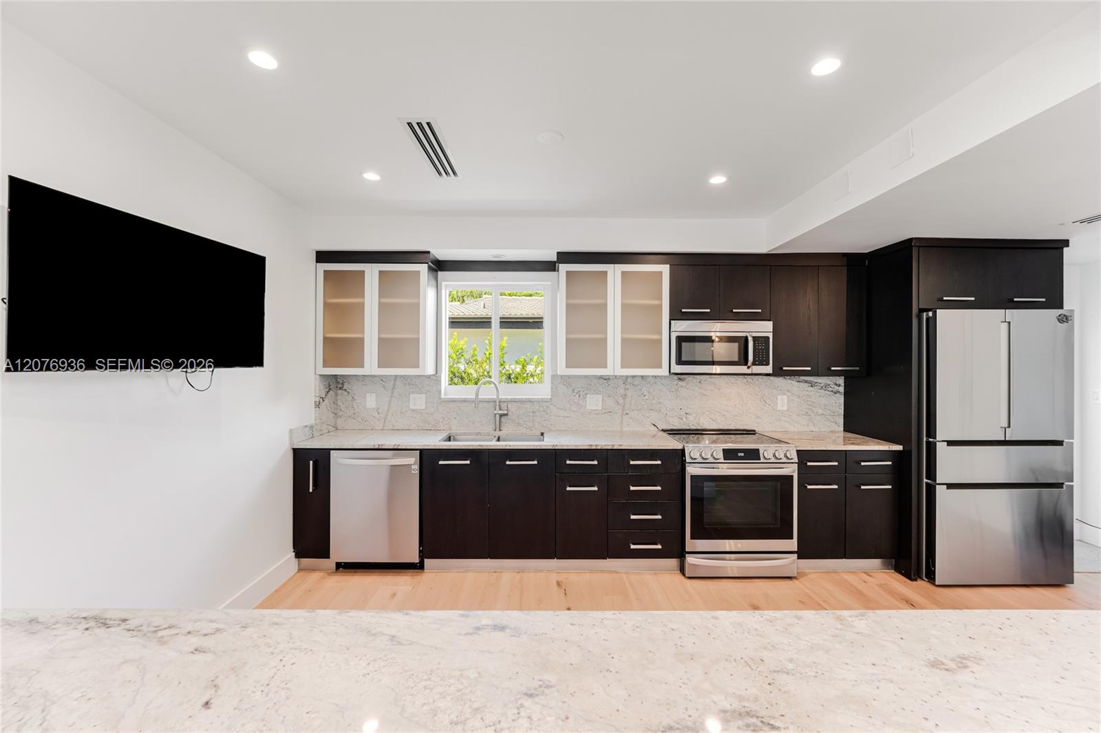 740 S Shore Drive Property Photo 18