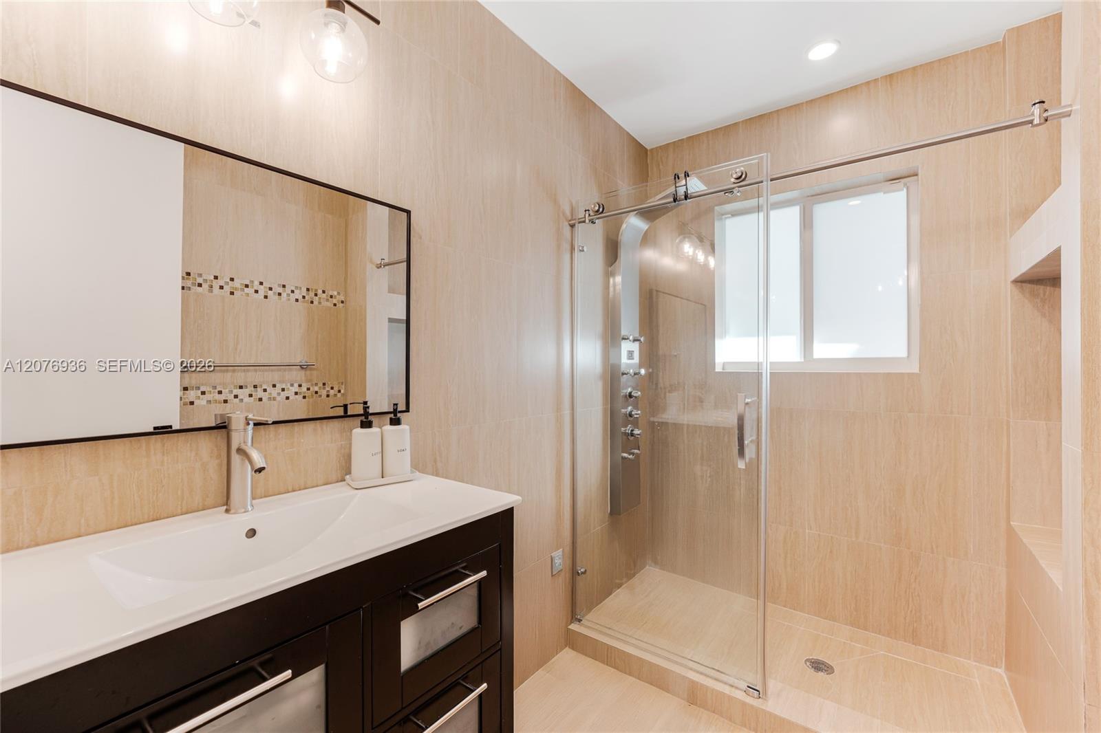 740 S Shore Drive Property Photo 19