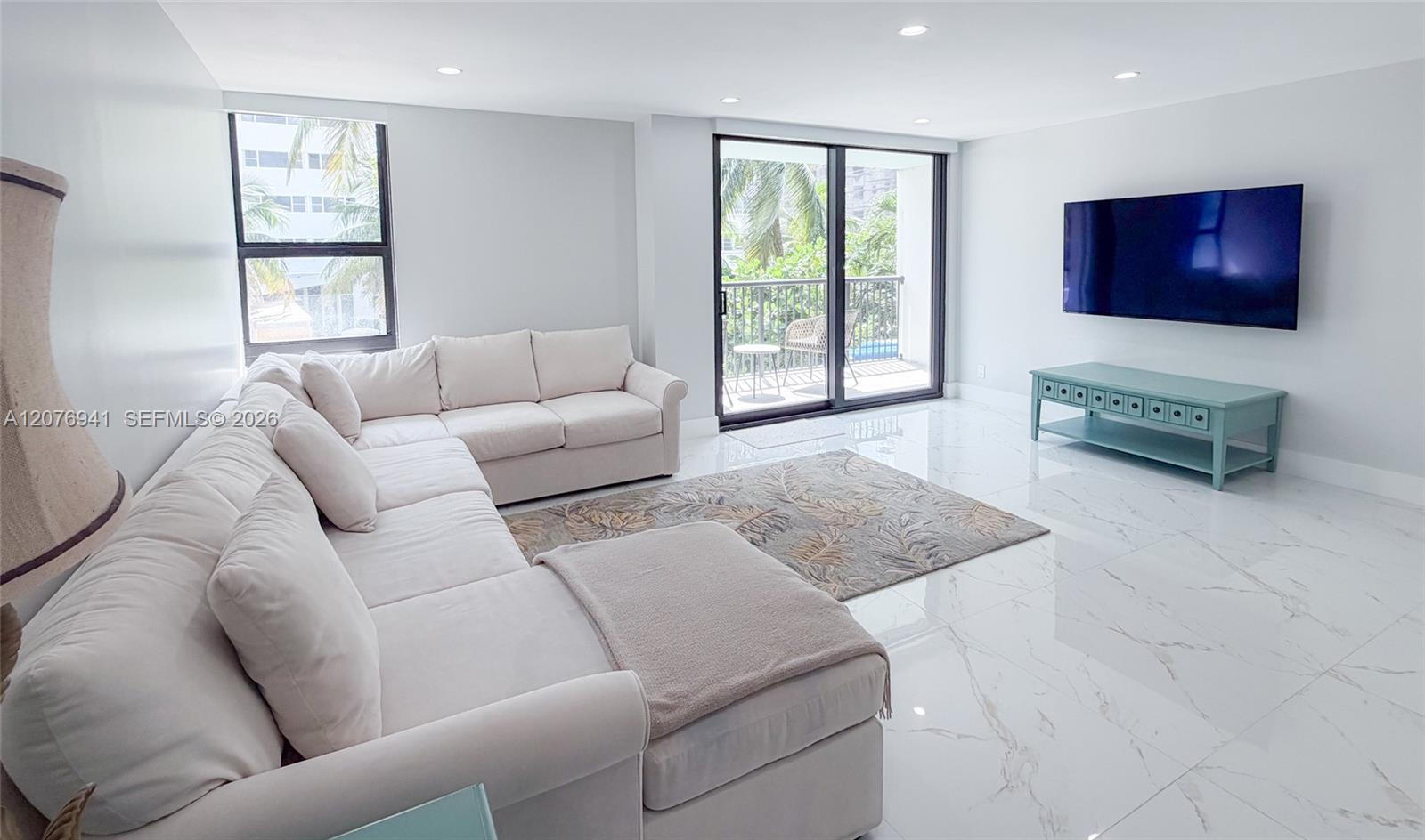 1800 Collins Avenue 3h Property Photo 3