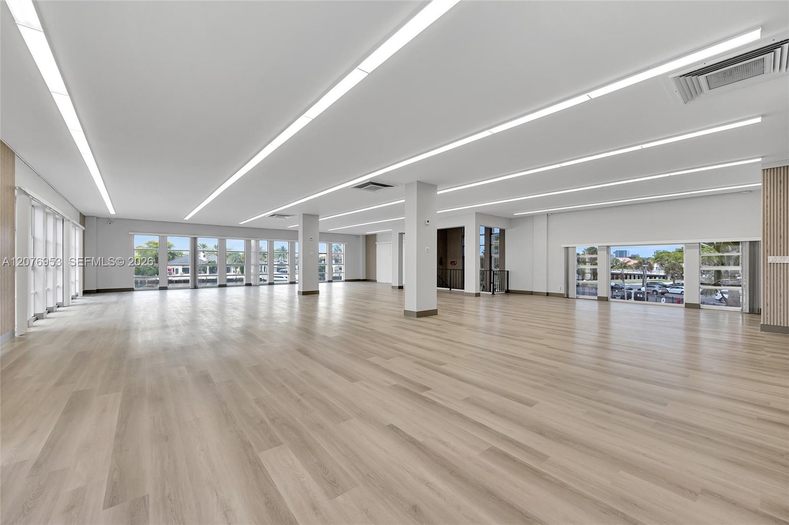 A12076953 Property Photo 11