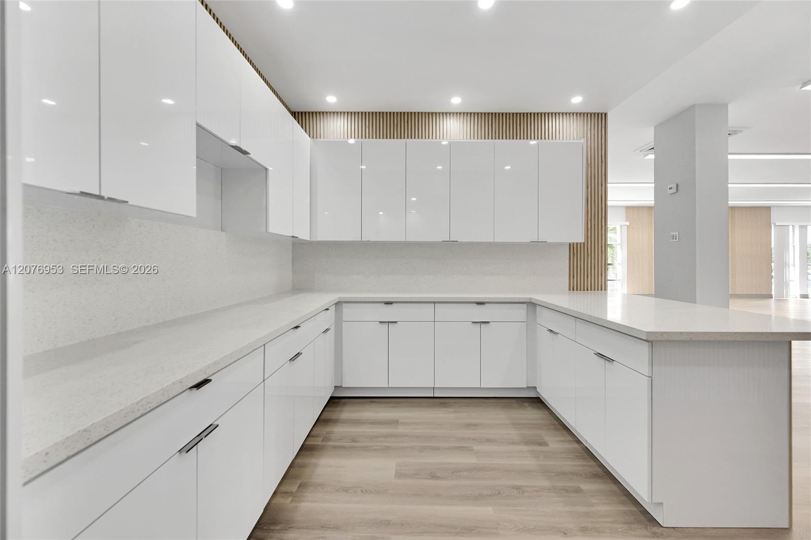 A12076953 Property Photo 18