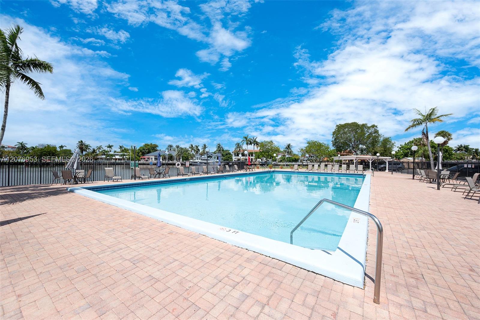 A12076953 Property Photo 24