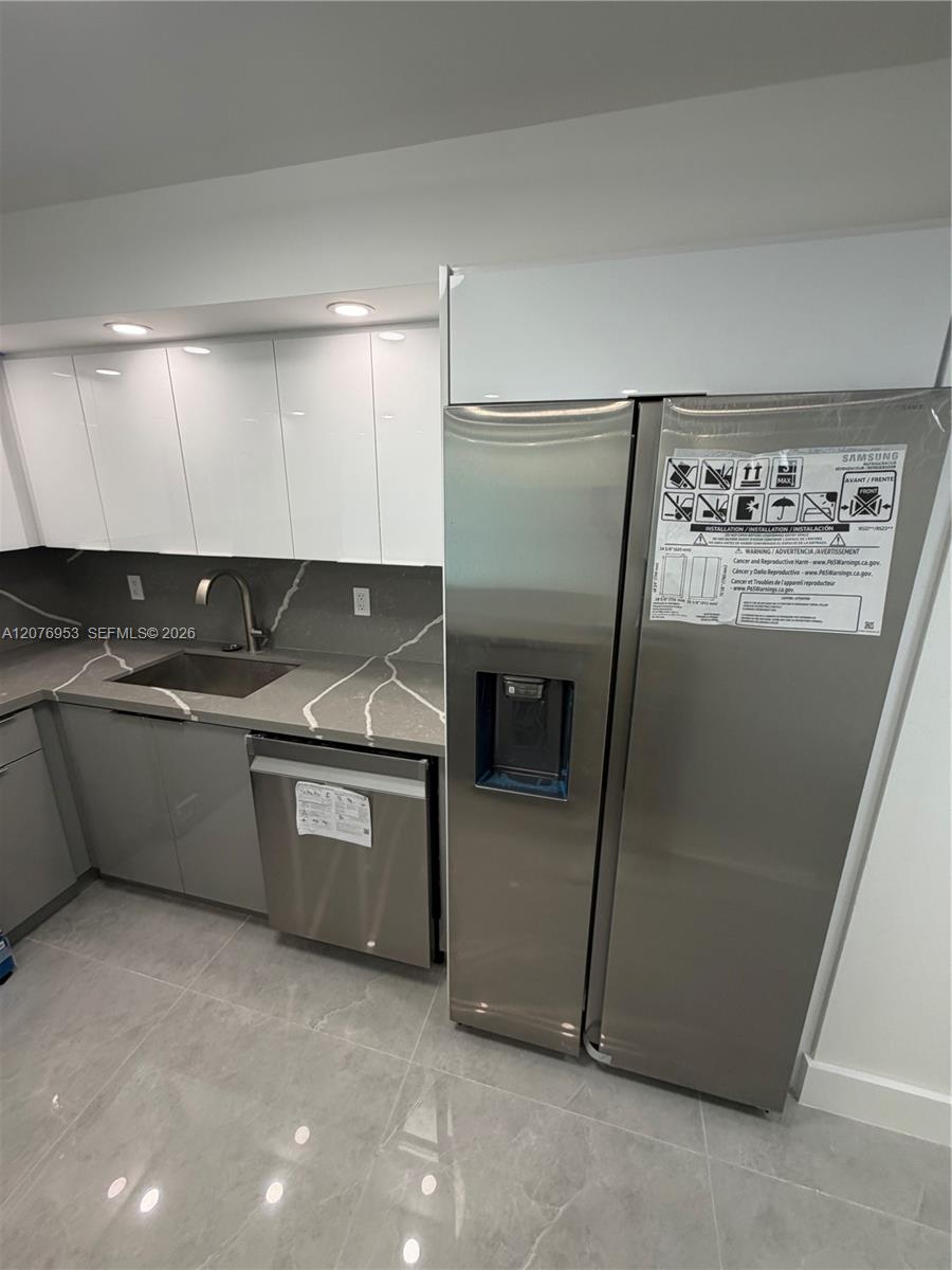 A12076953 Property Photo 34