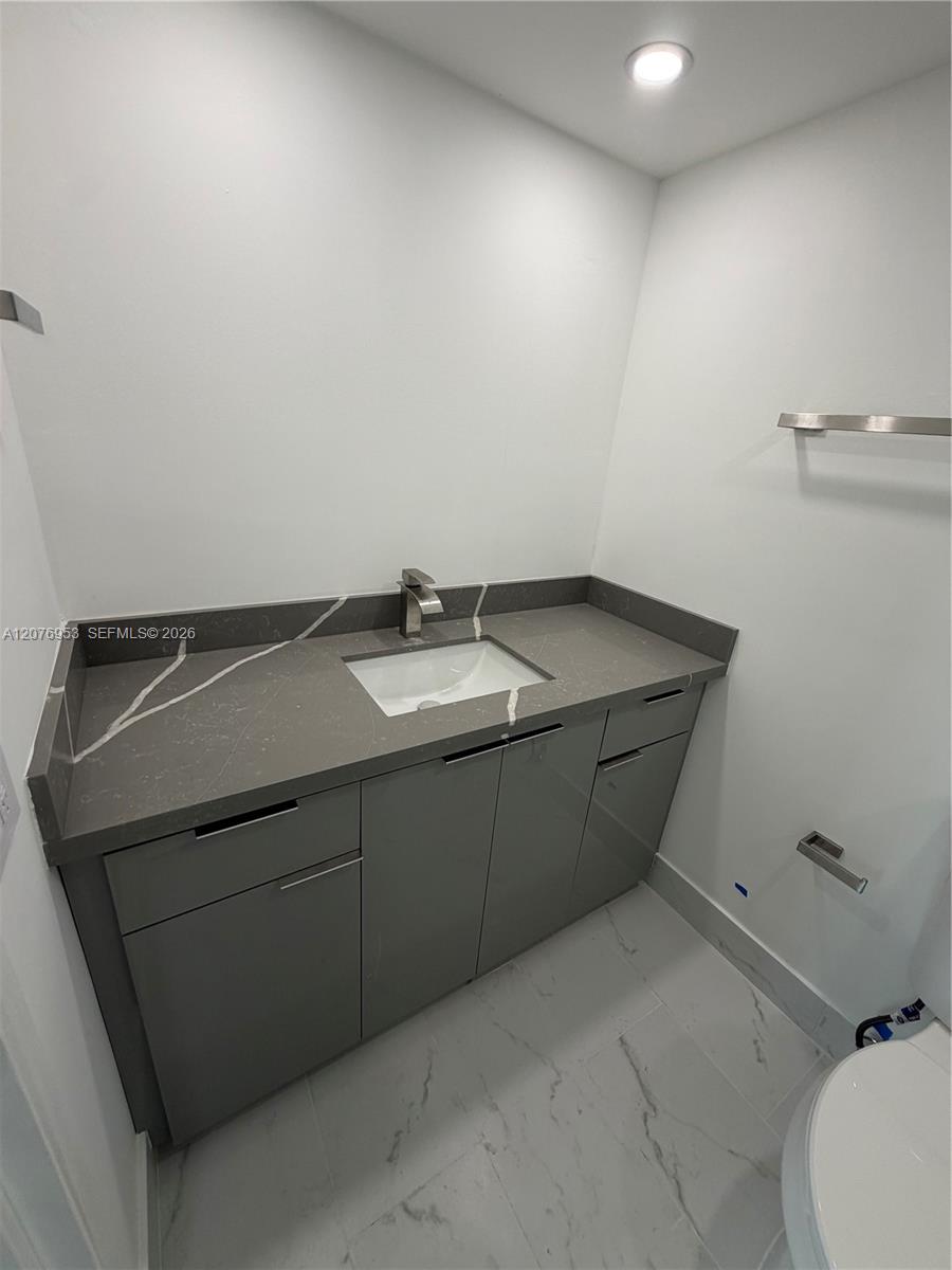 A12076953 Property Photo 39