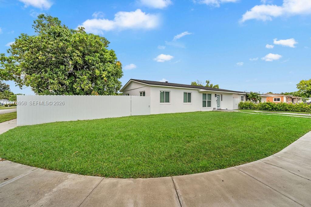 20400 Nw 38th Court Property Photo 4
