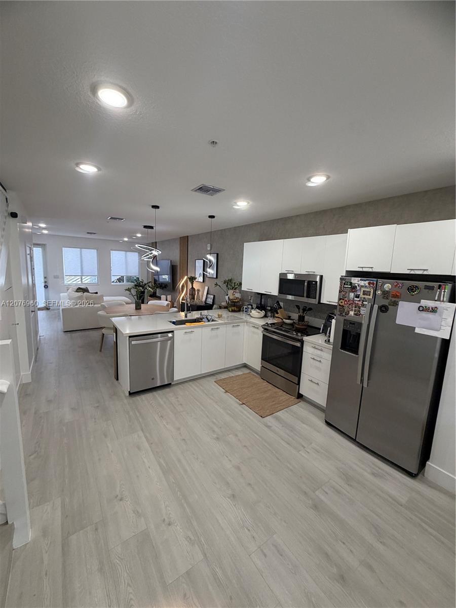 10300 Nw 66th Street Property Photo 8