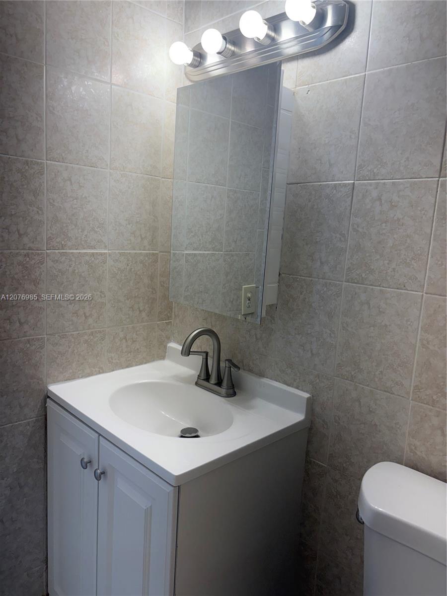 A12076985 Property Photo 6