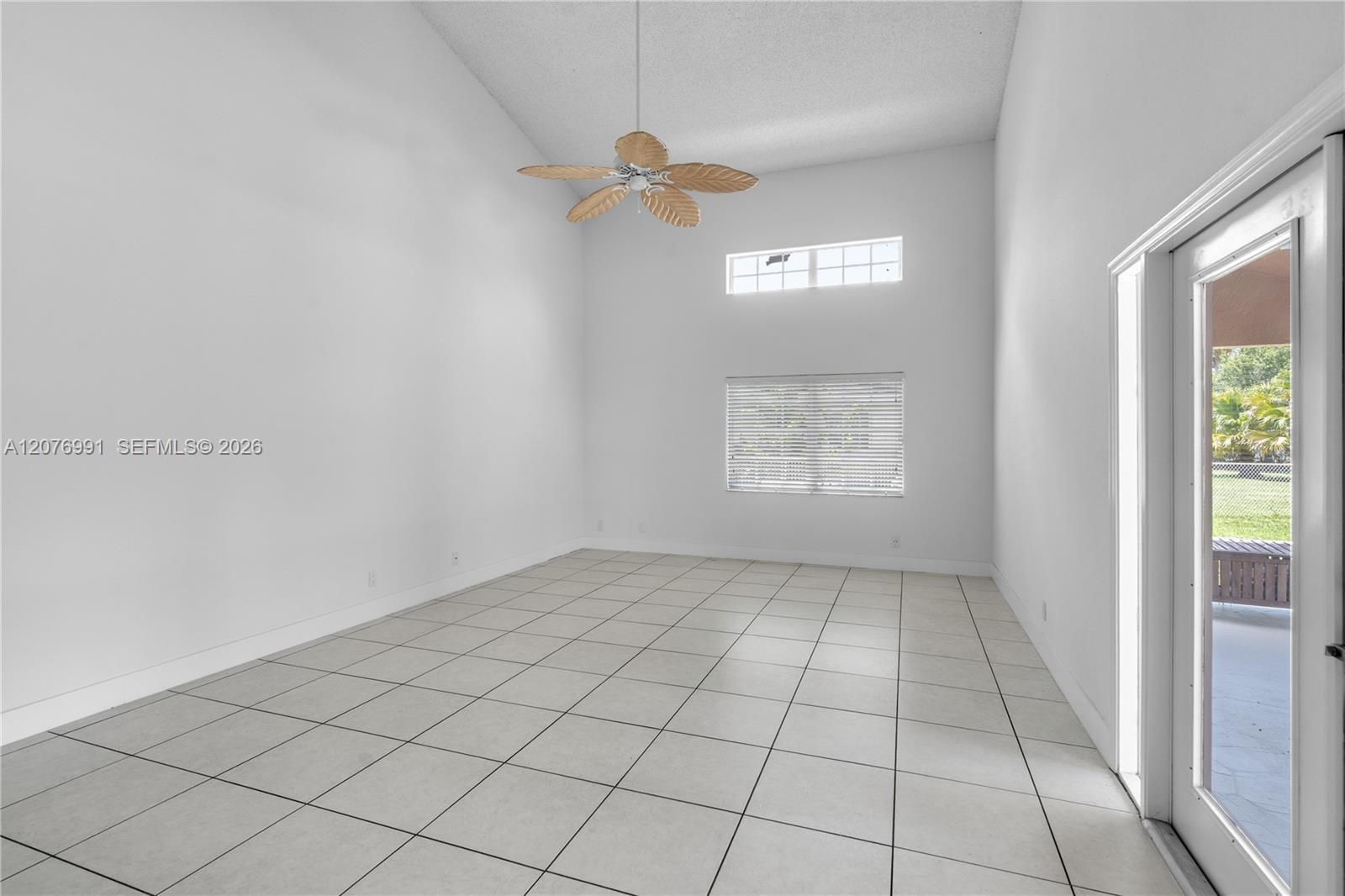 950 Nw 197th Terrace Property Photo 12