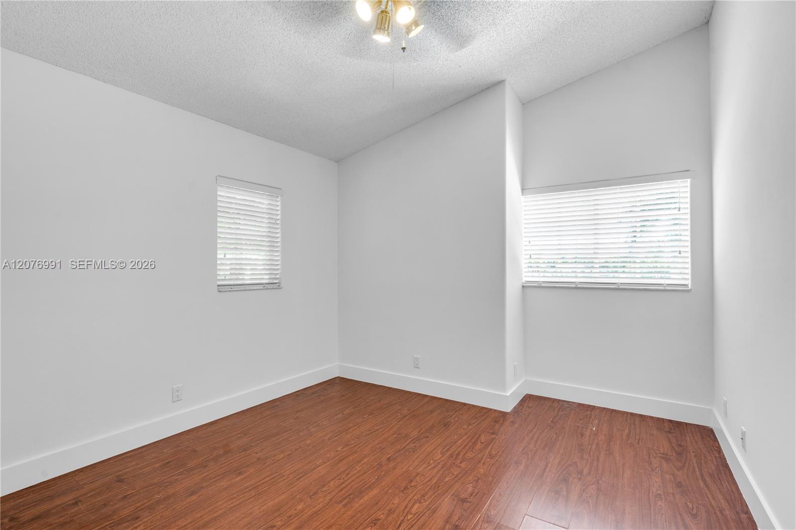 950 Nw 197th Terrace Property Photo 34