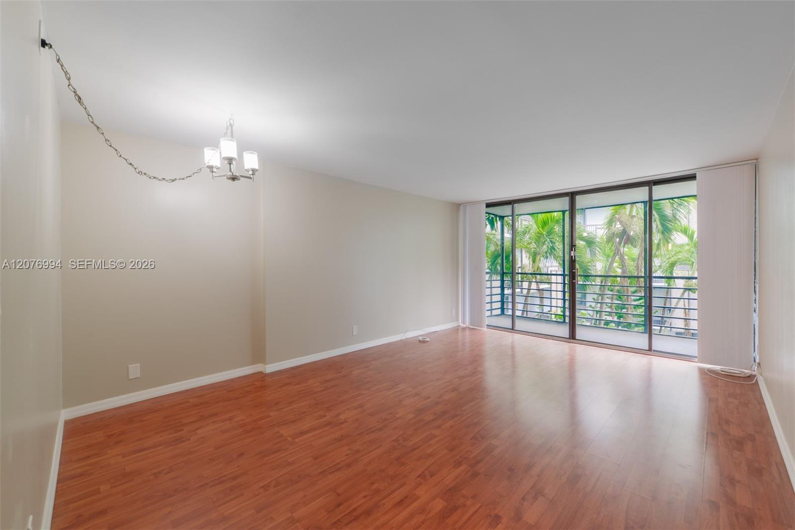 20500 W Country Club Drive 406 Property Photo 1
