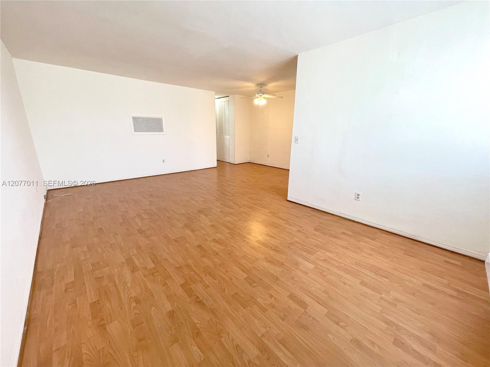 441 Collins Avenue 30 Property Photo 3
