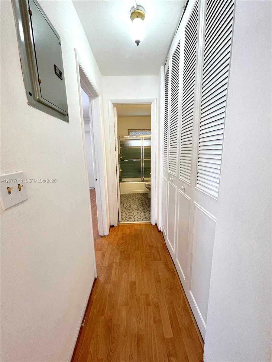 441 Collins Avenue 30 Property Photo 7
