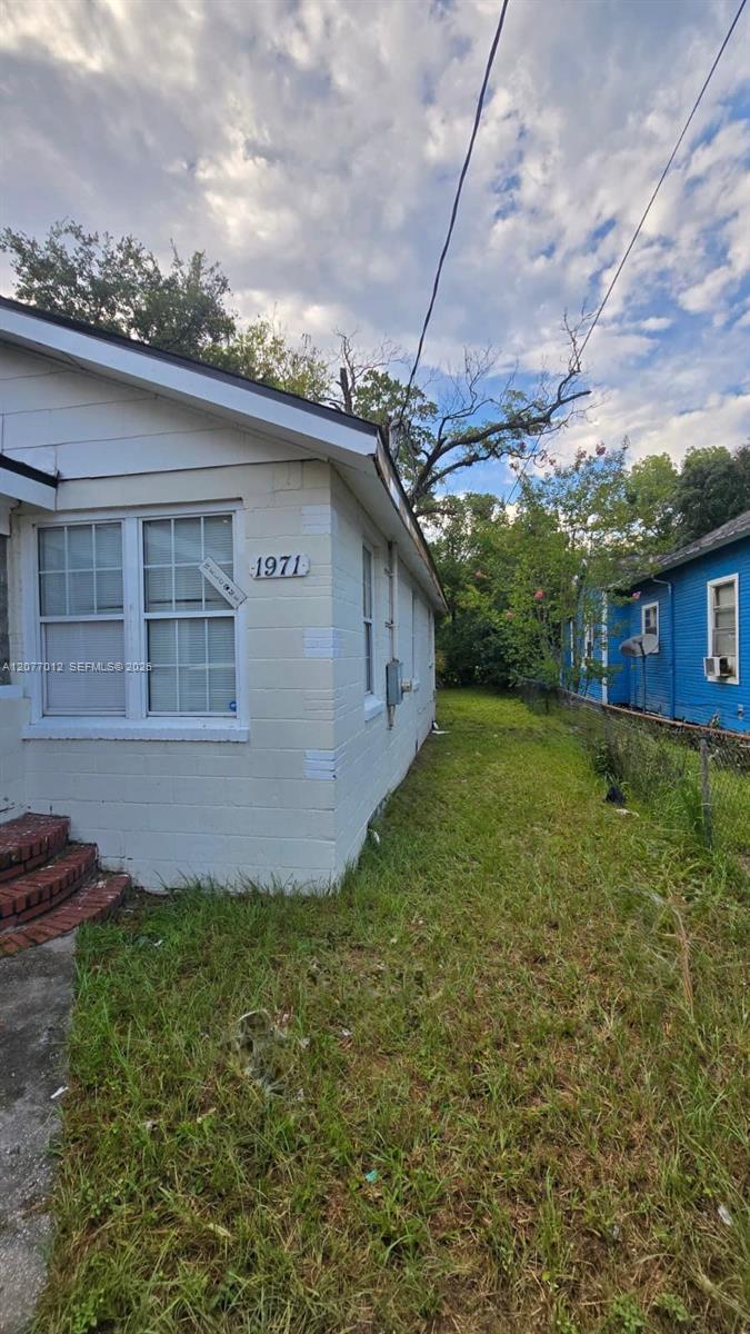 1971 Ella Property Photo 1