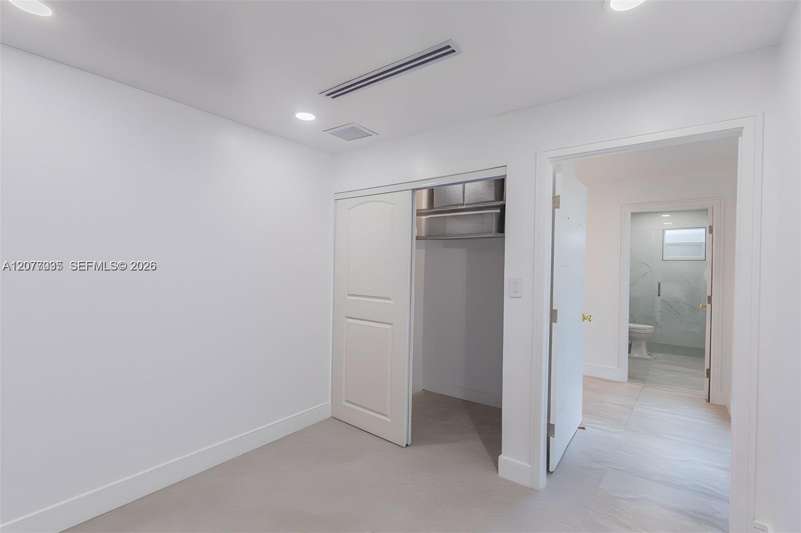 233 W 39th Place 0 Property Photo 13
