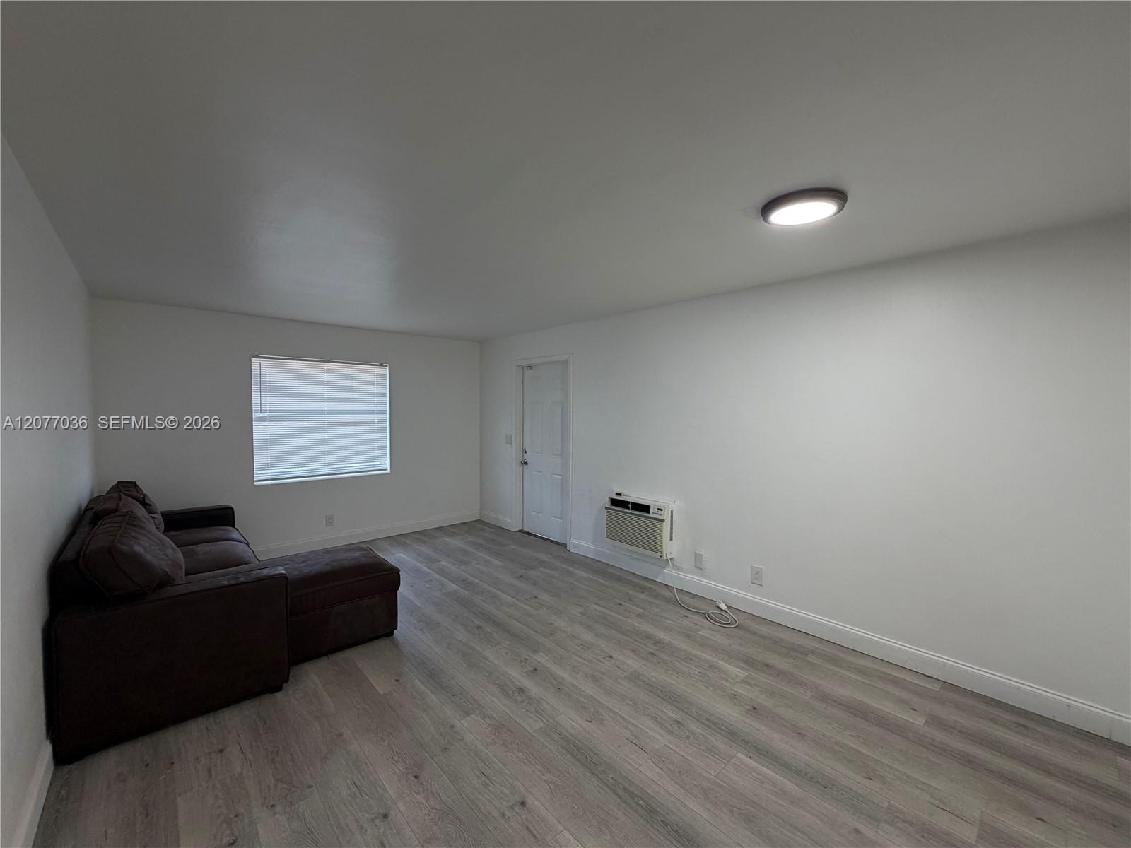 1245 W 35th Street 2 Property Photo 2