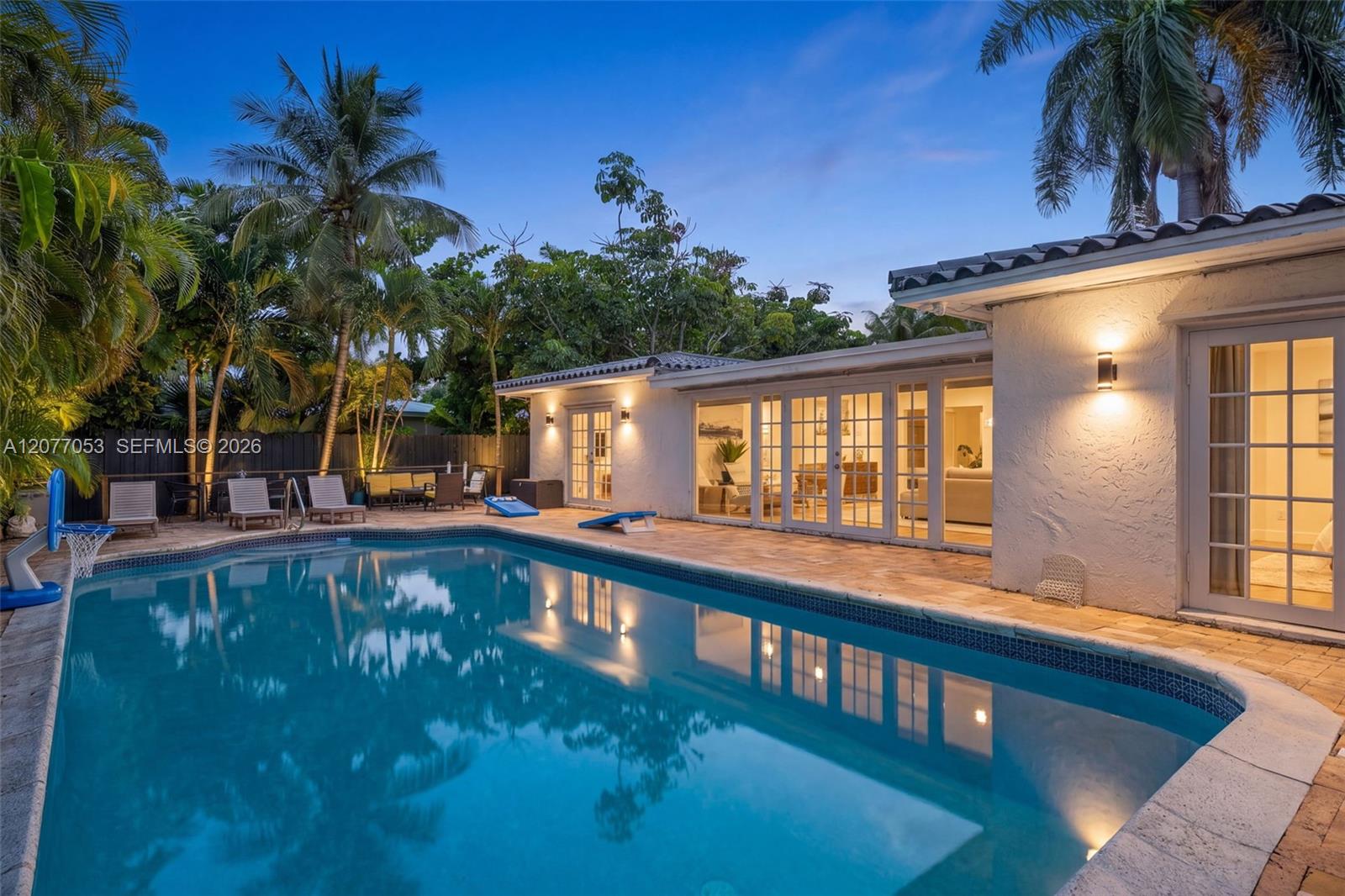 1308 Seabreeze Boulevard Property Photo 2