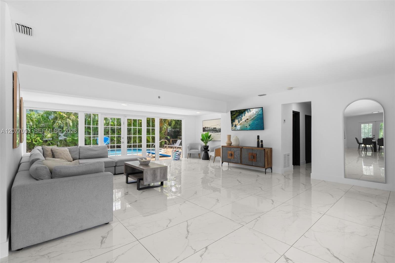 1308 Seabreeze Boulevard Property Photo 4