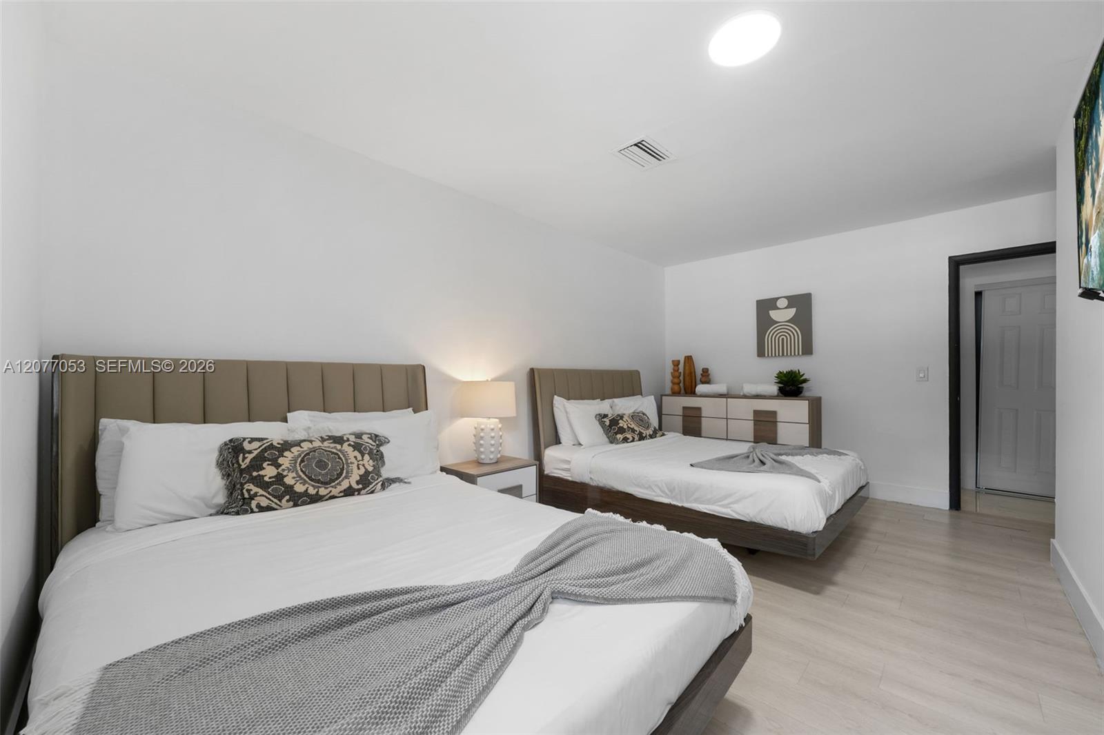 1308 Seabreeze Boulevard Property Photo 14