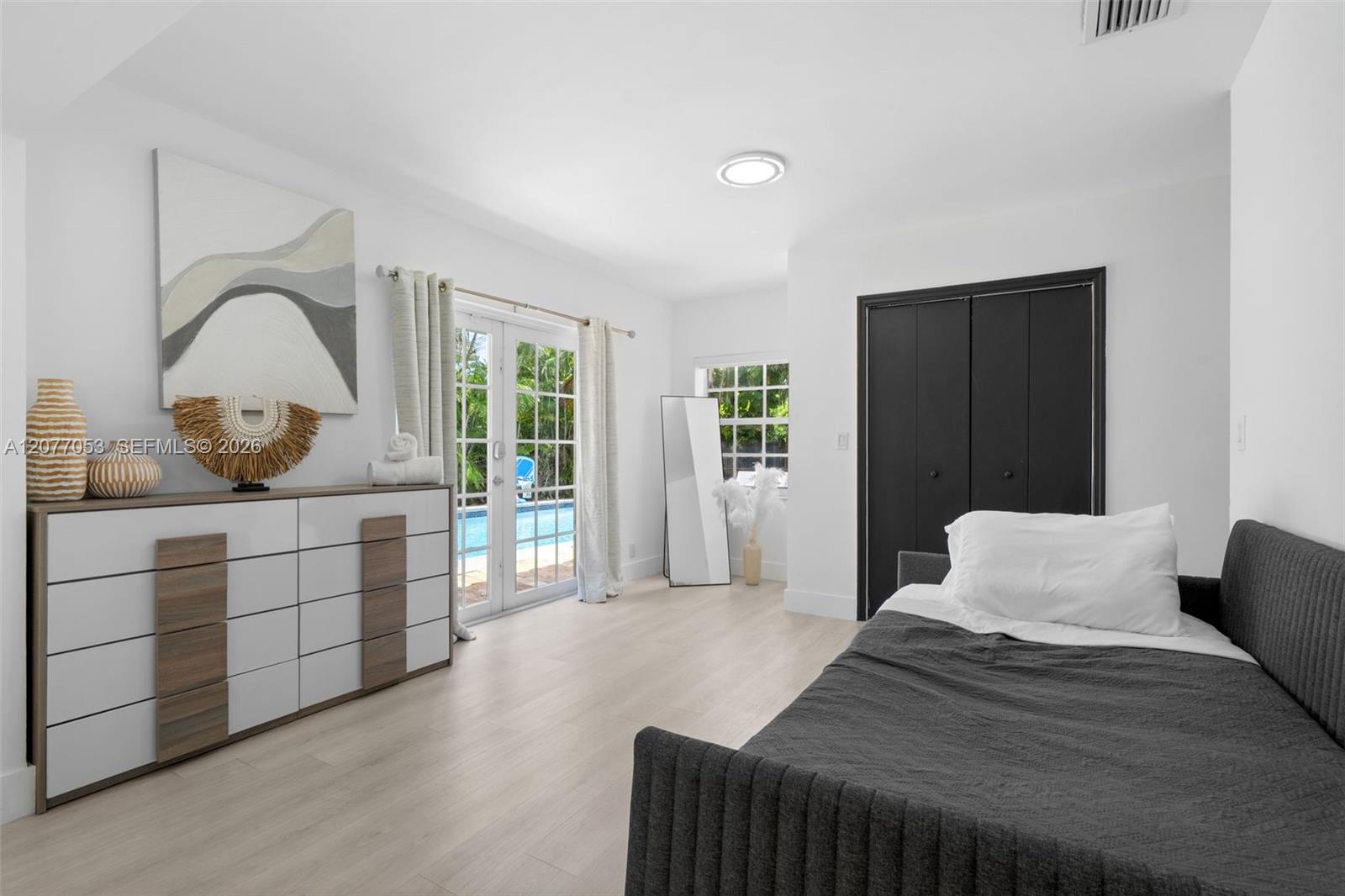 1308 Seabreeze Boulevard Property Photo 18