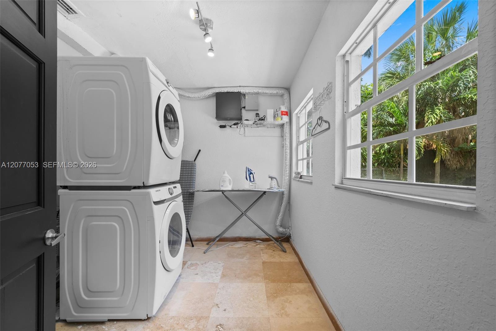 1308 Seabreeze Boulevard Property Photo 21