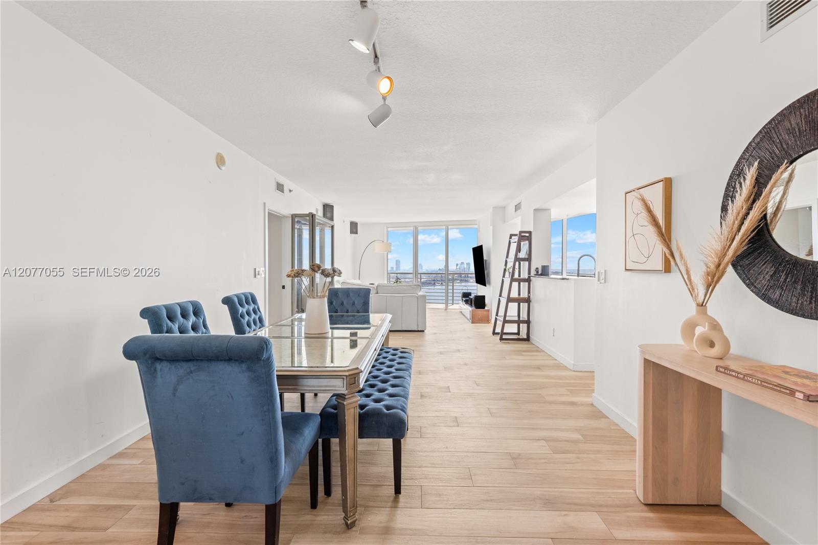 325 S Biscayne Boulevard 2723 Property Photo 2