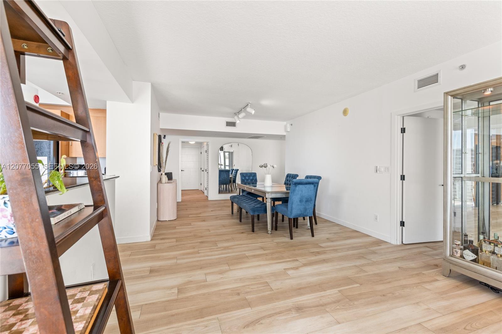 325 S Biscayne Boulevard 2723 Property Photo 11