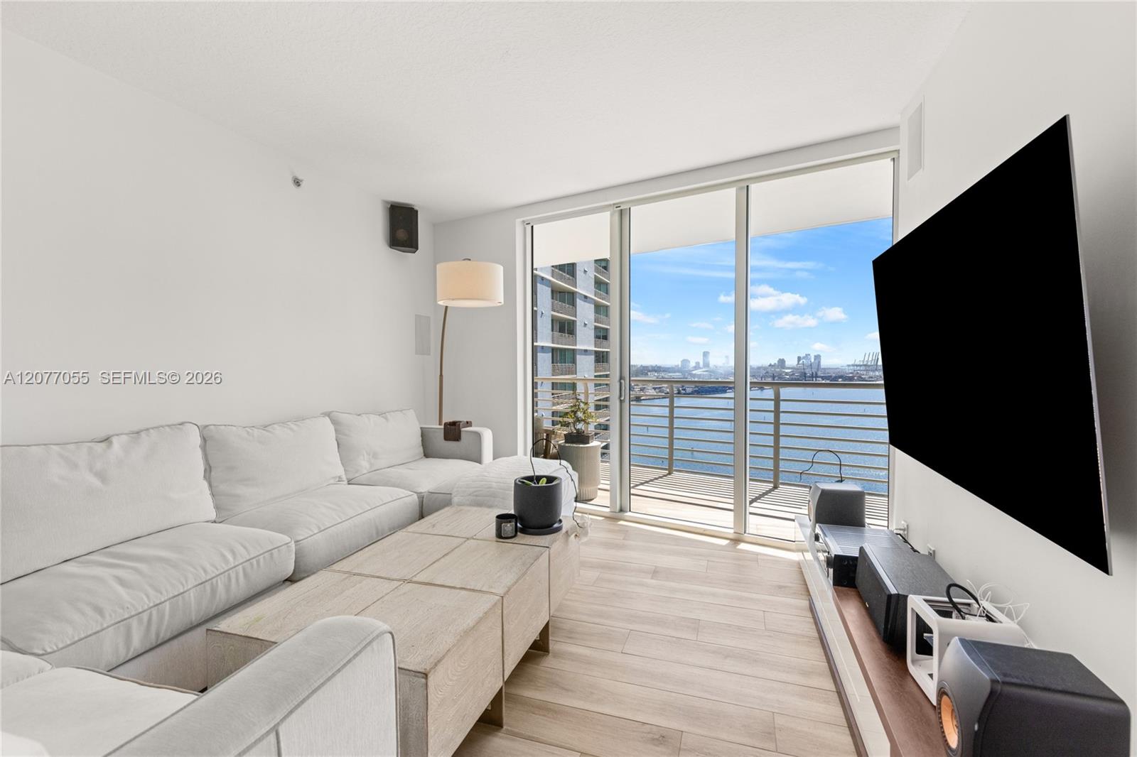 325 S Biscayne Boulevard 2723 Property Photo 15