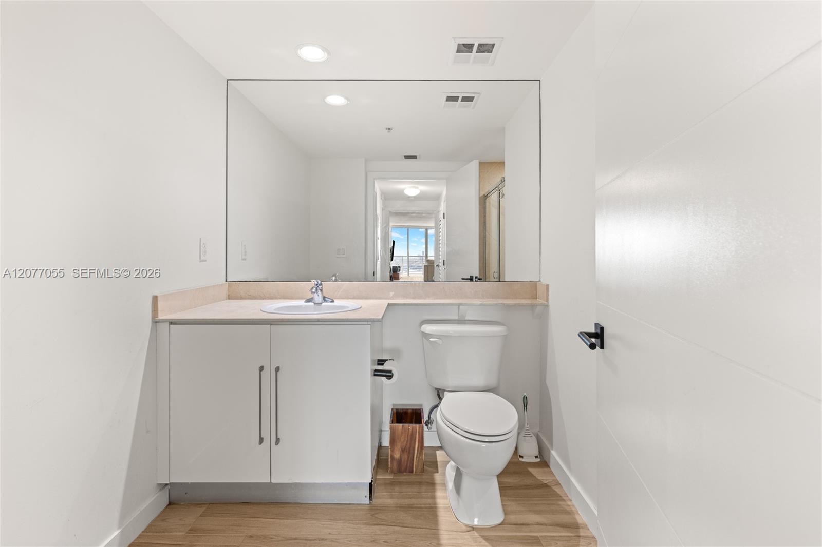 325 S Biscayne Boulevard 2723 Property Photo 16