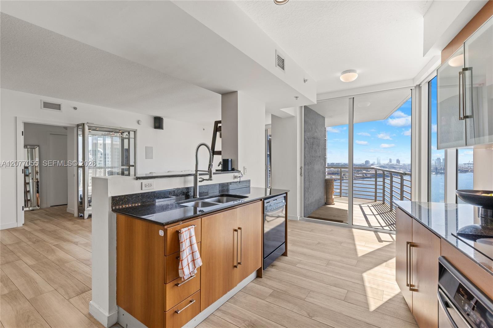 325 S Biscayne Boulevard 2723 Property Photo 22