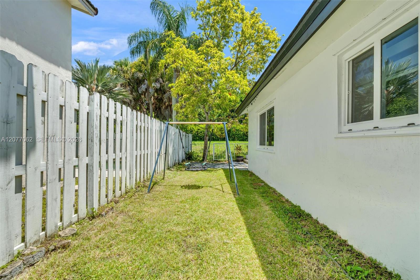 631 Sw 176th Avenue Property Photo 7