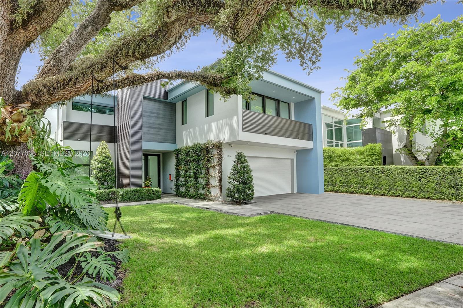 129 N Victoria Park Road Property Photo 1
