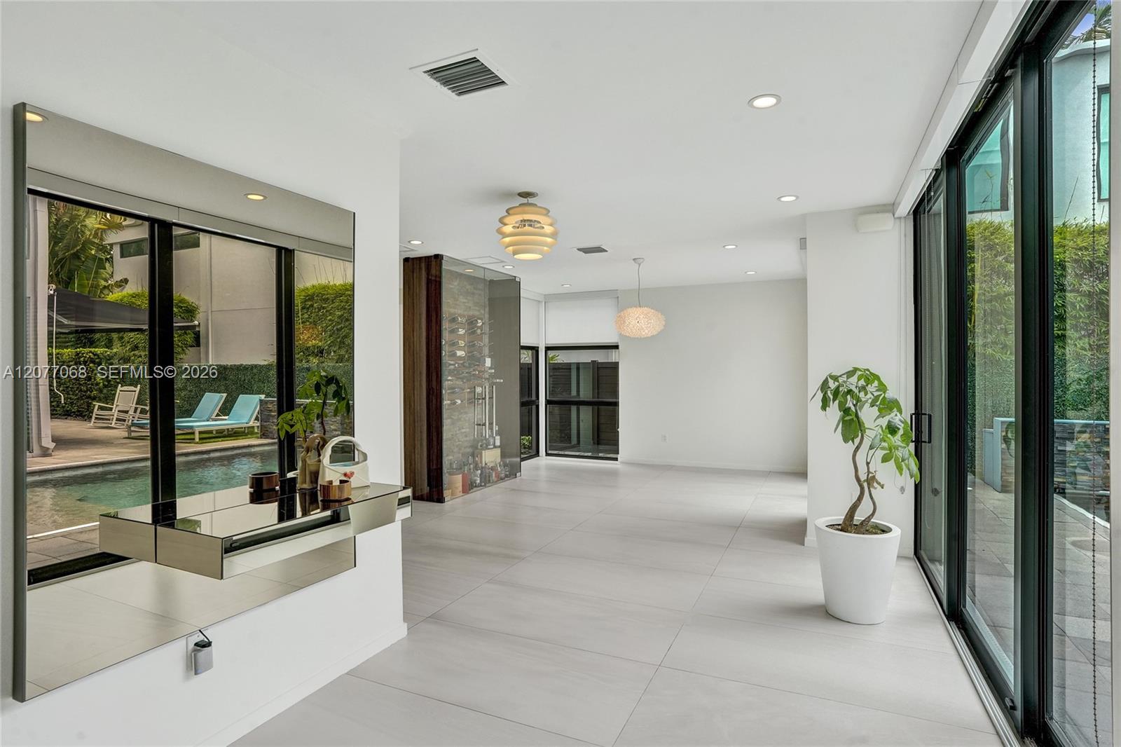 129 N Victoria Park Road Property Photo 35