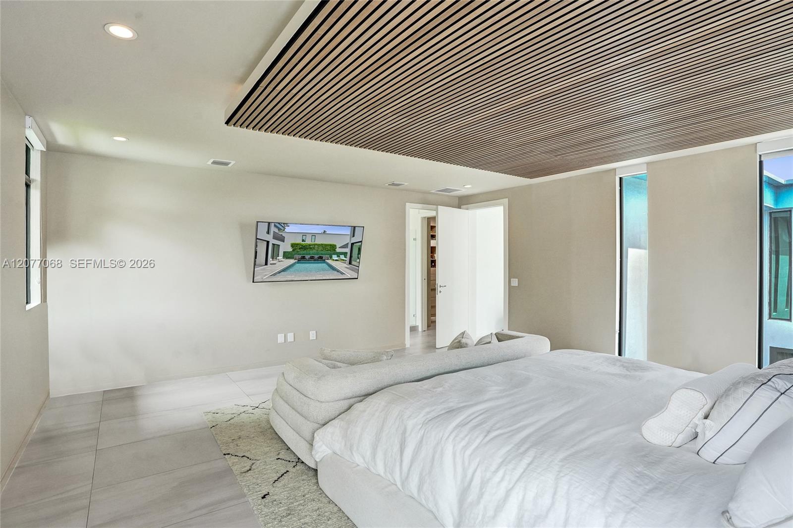 129 N Victoria Park Road Property Photo 44