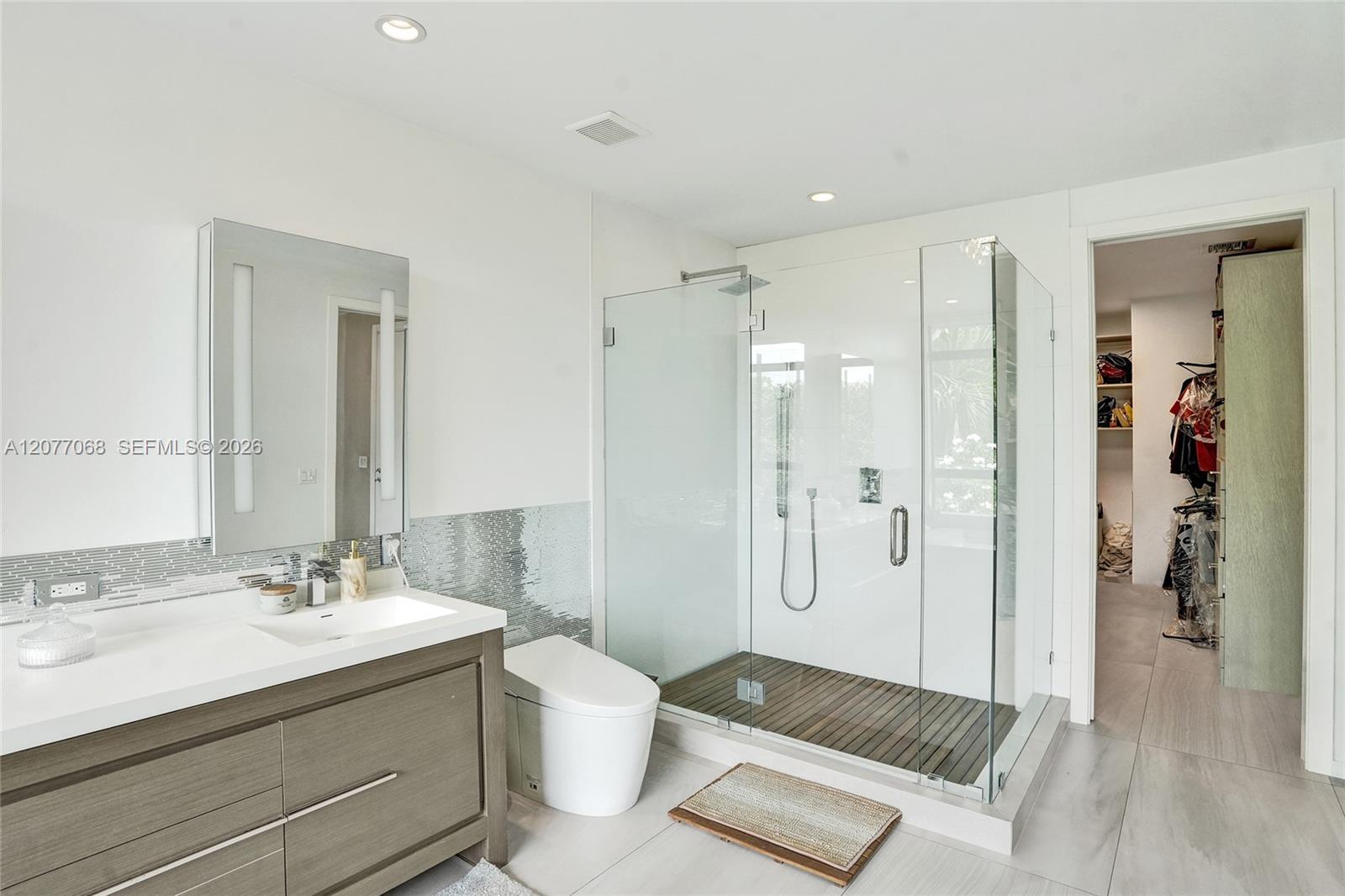 129 N Victoria Park Road Property Photo 47