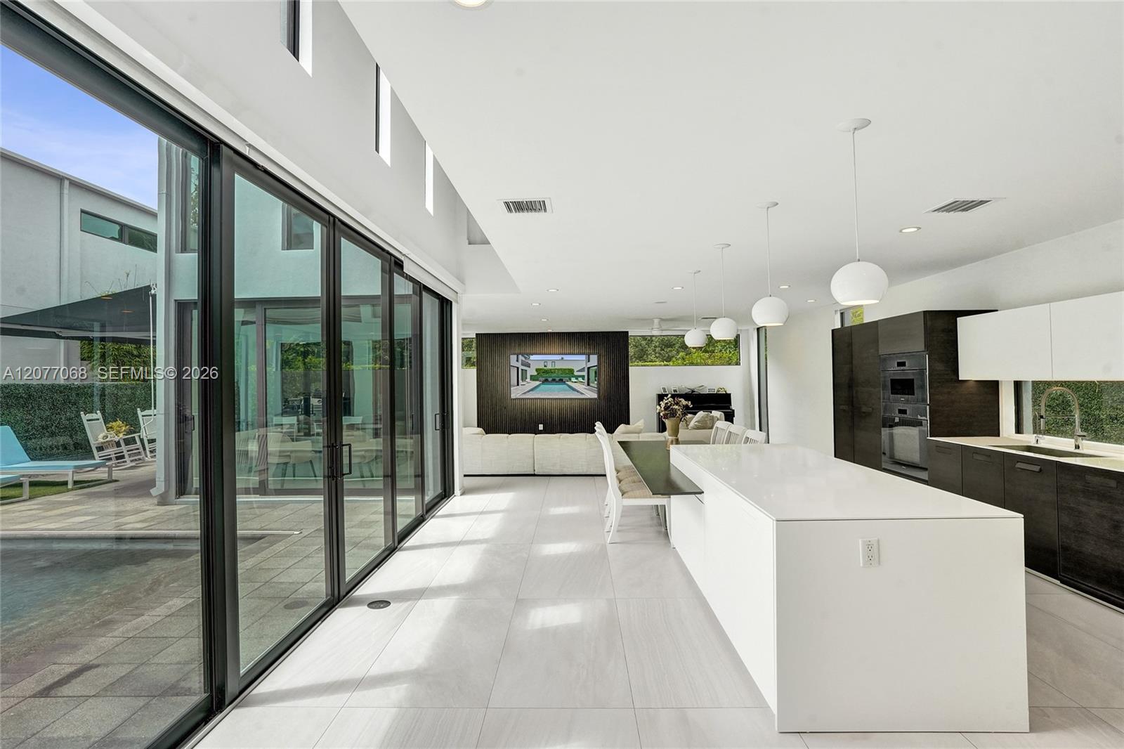129 N Victoria Park Road Property Photo 55