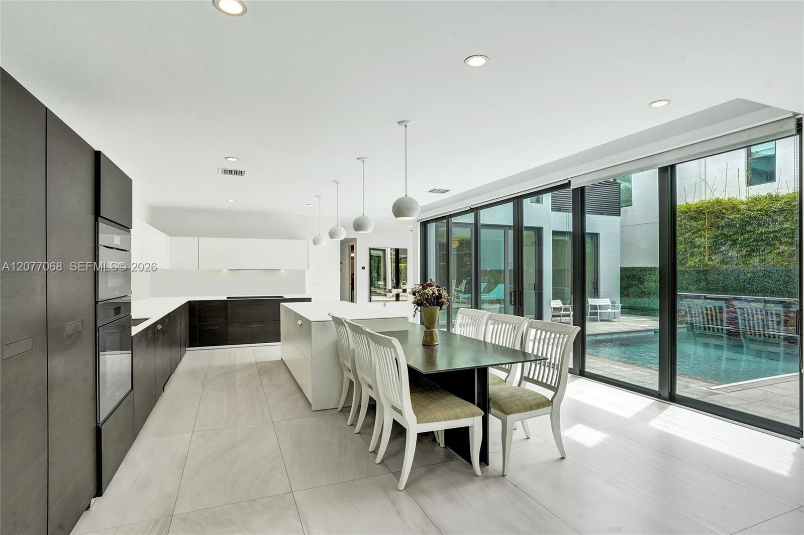 129 N Victoria Park Road Property Photo 57