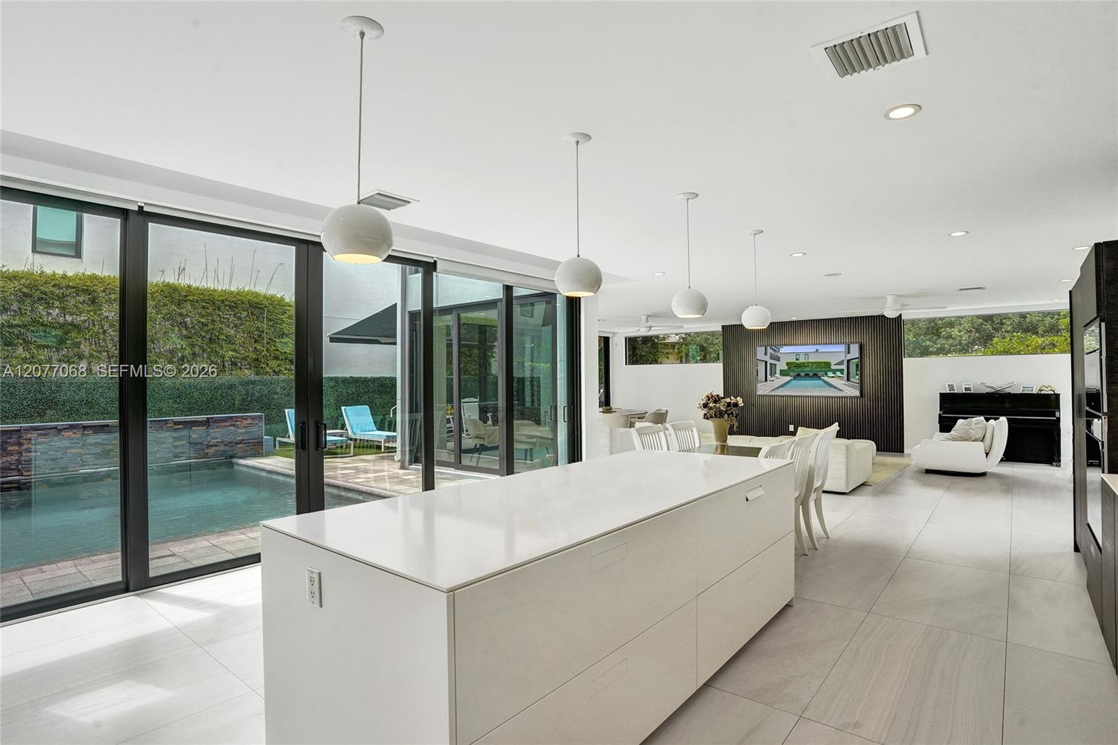 129 N Victoria Park Road Property Photo 60