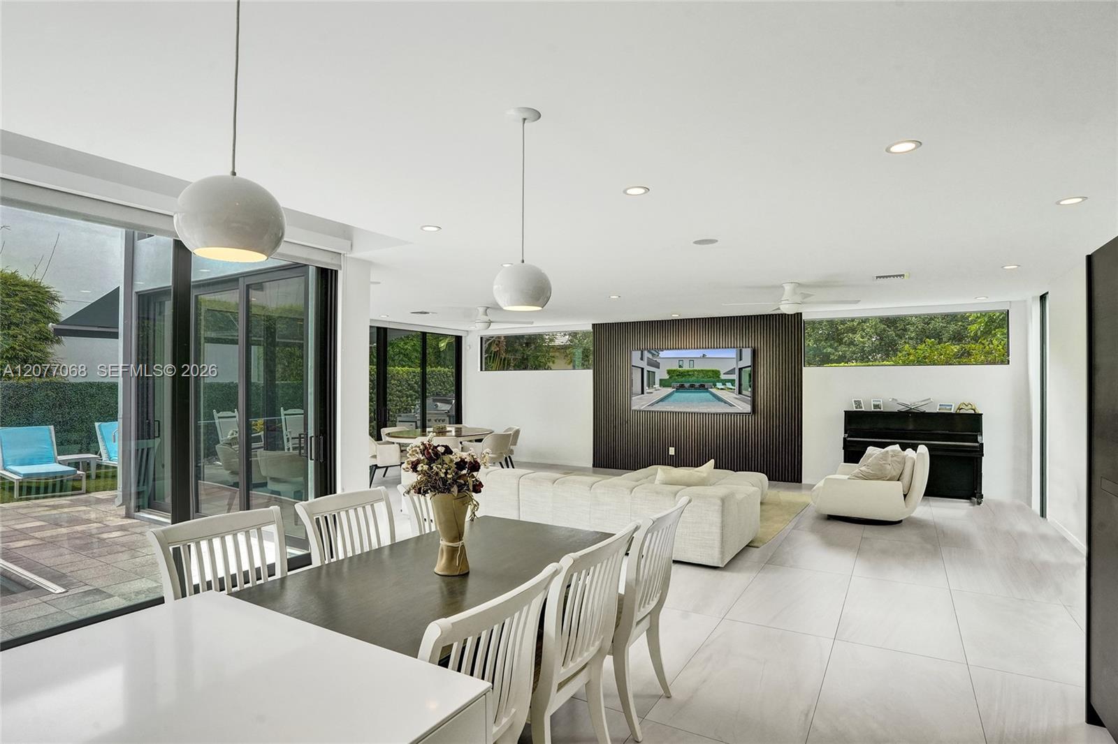 129 N Victoria Park Road Property Photo 61