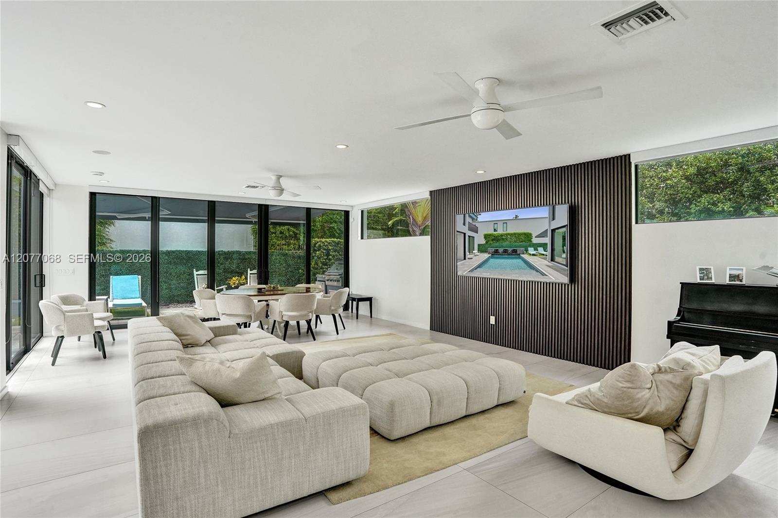 129 N Victoria Park Road Property Photo 63