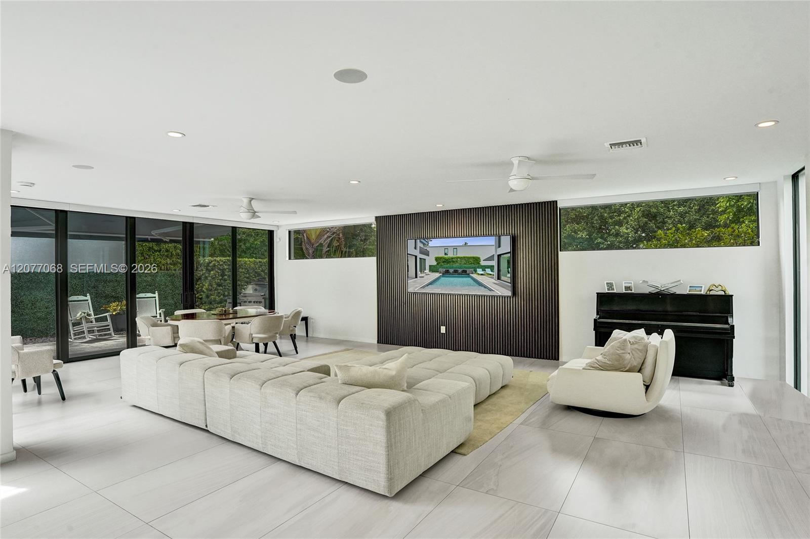 129 N Victoria Park Road Property Photo 66