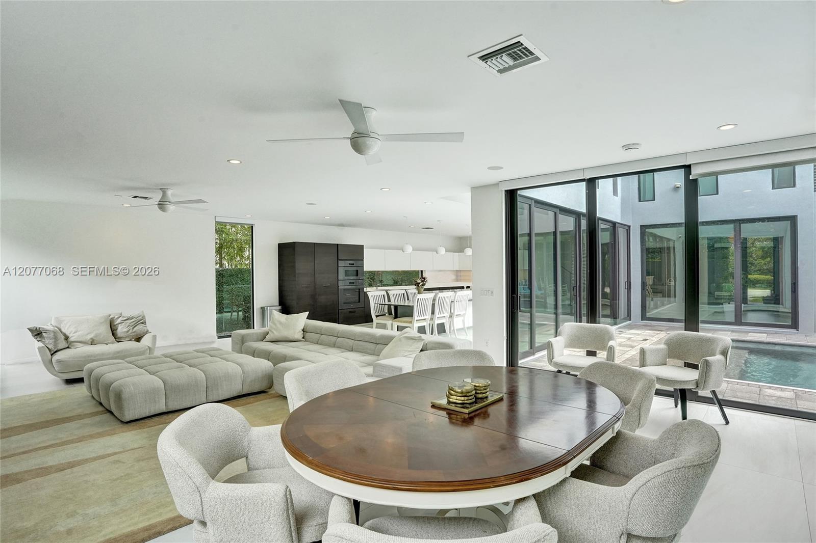 129 N Victoria Park Road Property Photo 72