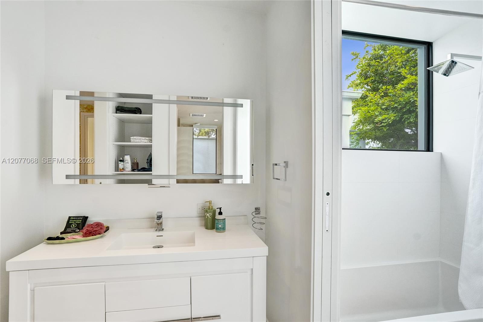 129 N Victoria Park Road Property Photo 104