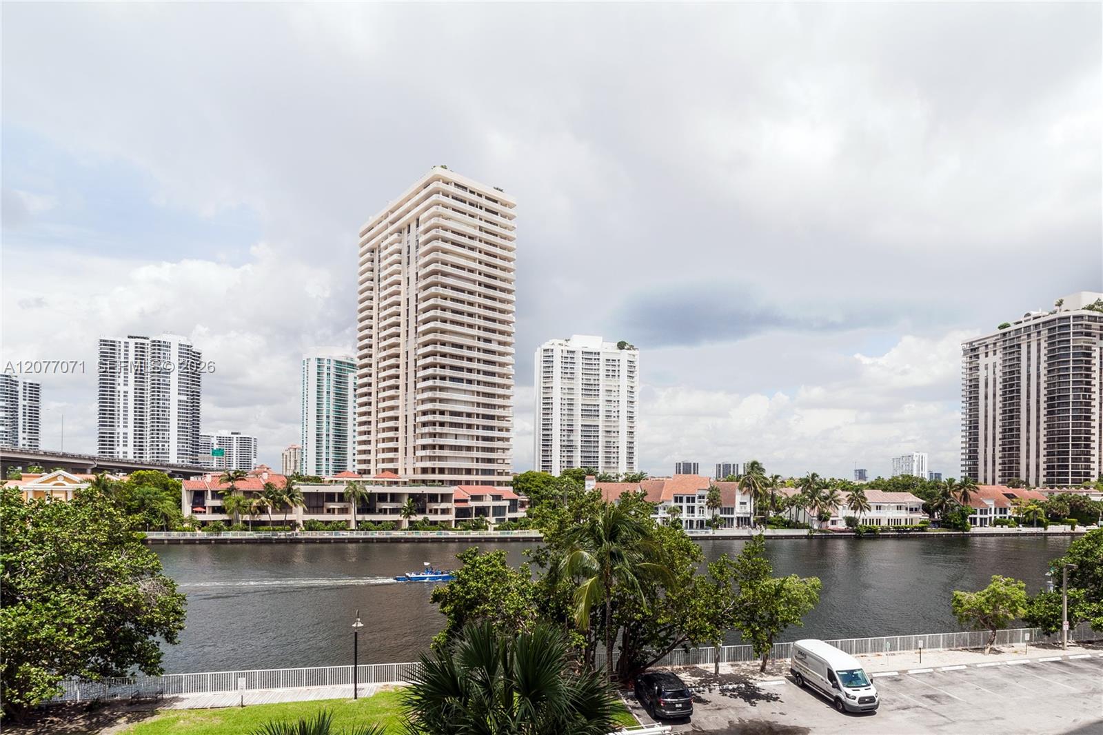 19390 Collins Avenue 419 Property Photo 4