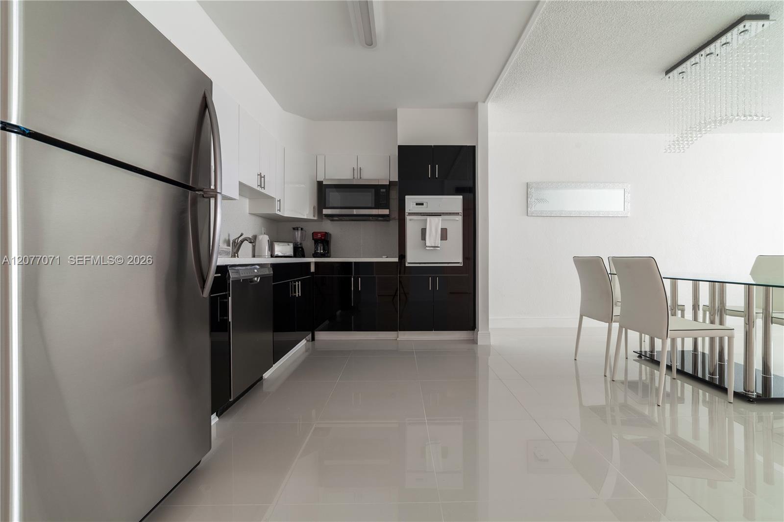 19390 Collins Avenue 419 Property Photo 6