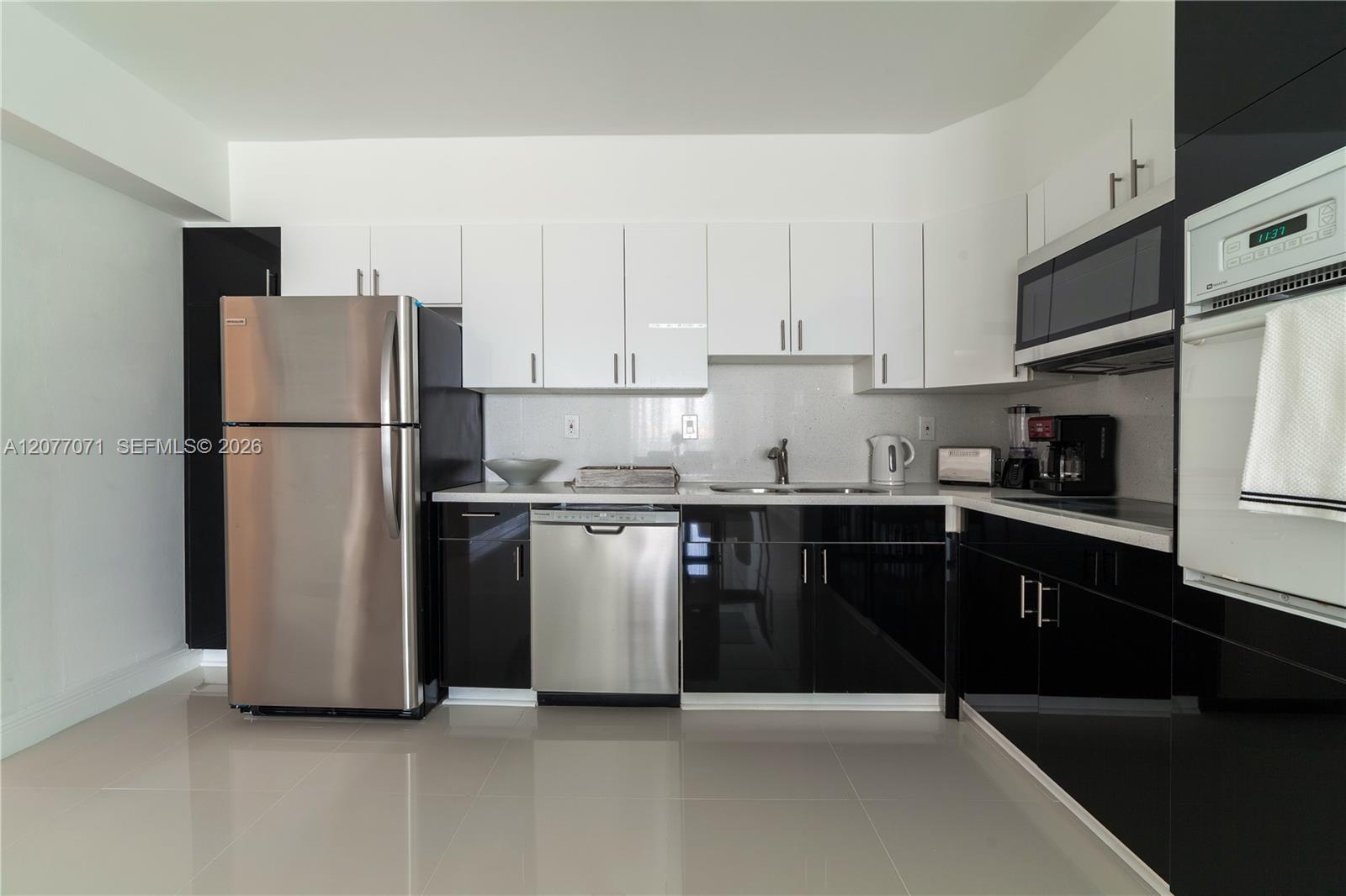 19390 Collins Avenue 419 Property Photo 8