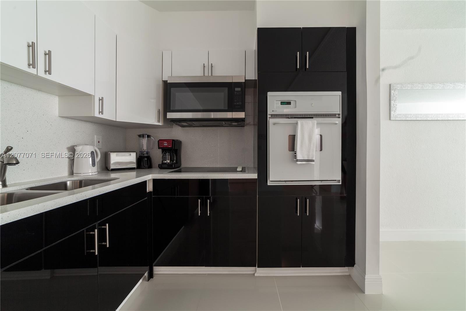 19390 Collins Avenue 419 Property Photo 10