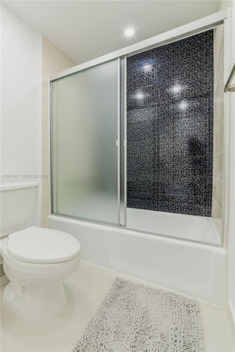19390 Collins Avenue 419 Property Photo 27