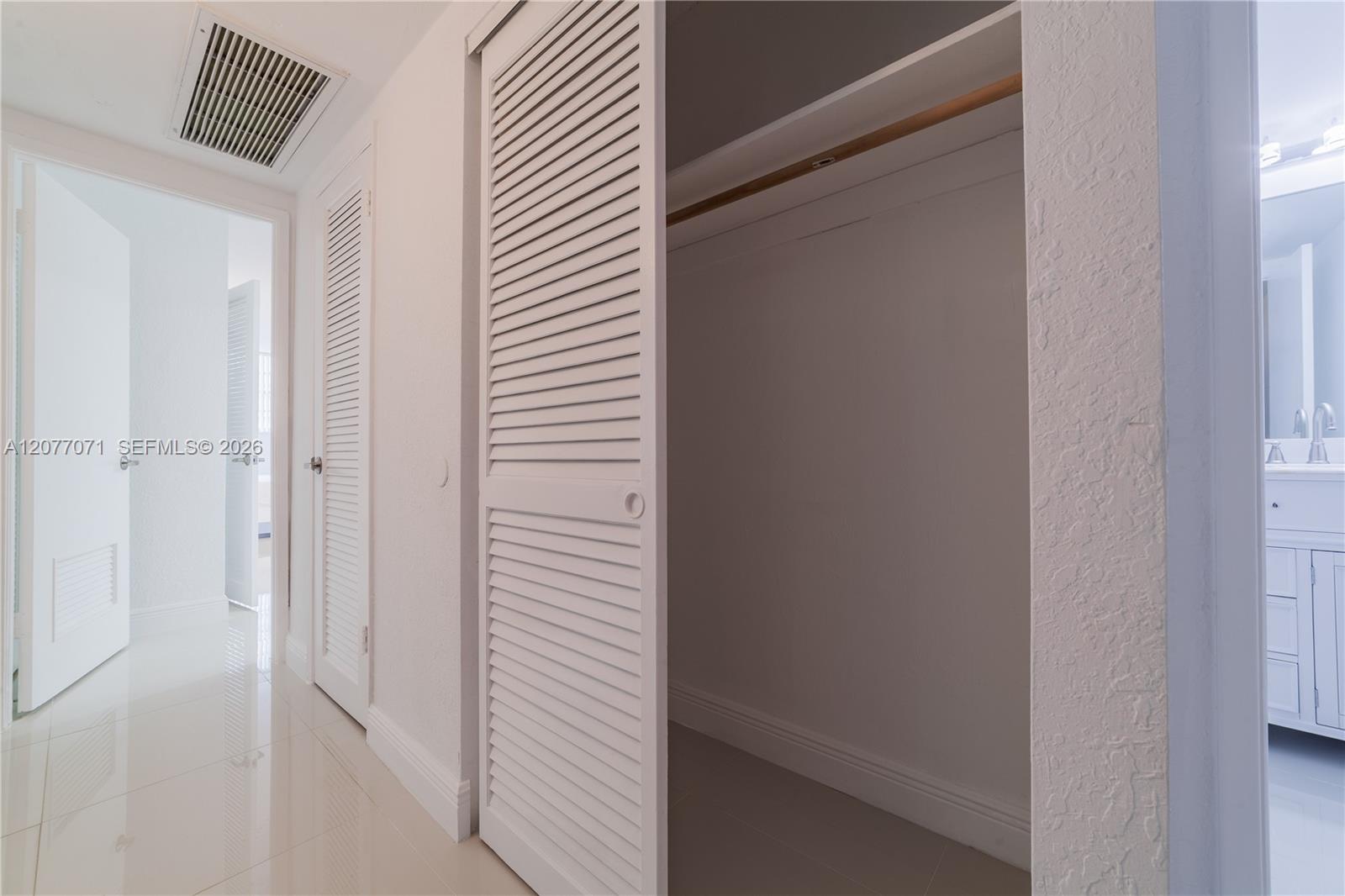 19390 Collins Avenue 419 Property Photo 31