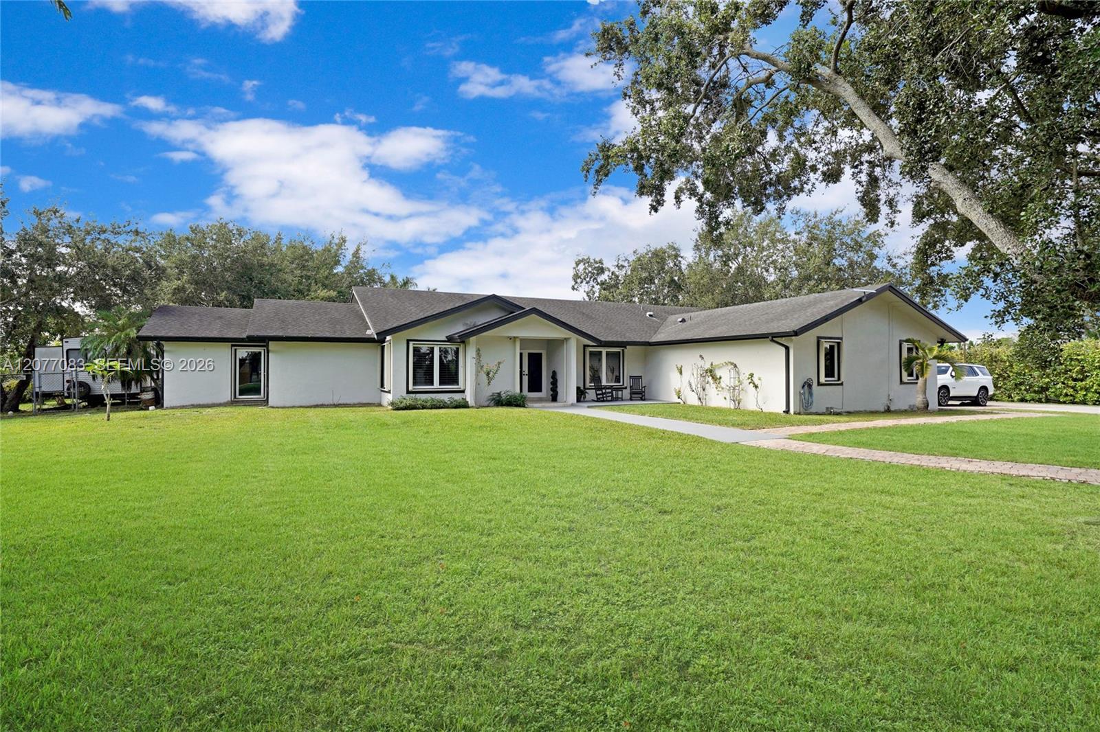15290 Sw 200th Street Property Photo 1