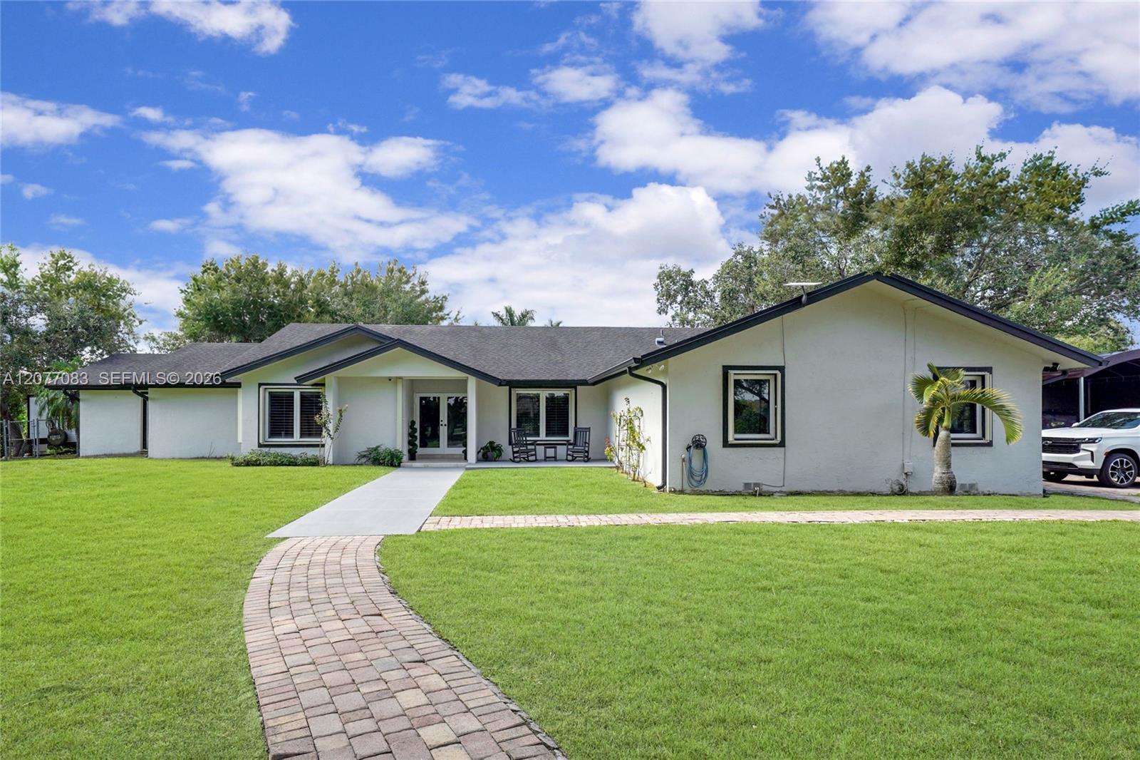 15290 Sw 200th Street Property Photo 3